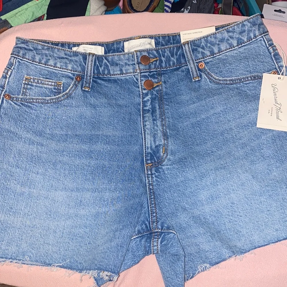 Universal Thread NWT Vintage Midi shorts size 10 - Picture 1 of 7